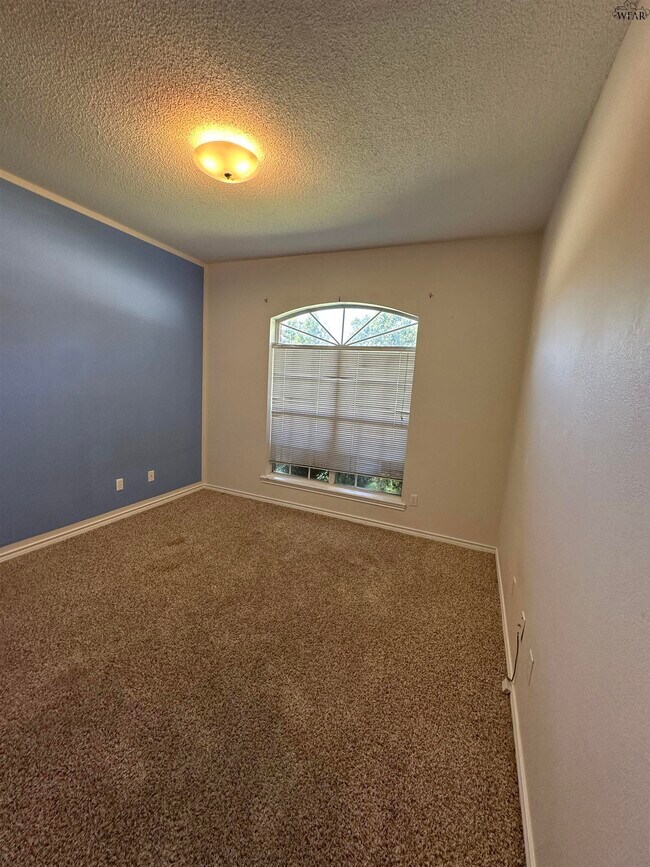 Building Photo - 3028 Whitehall Ln