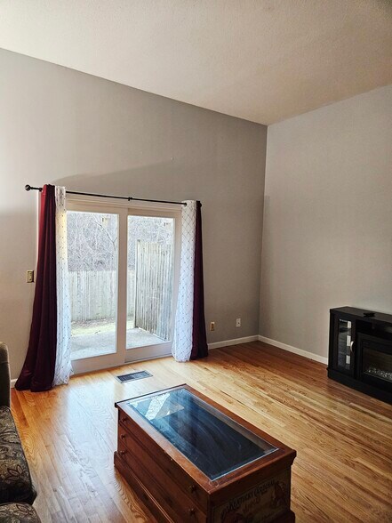 Building Photo - 44 Northbrook Ct