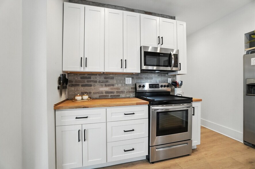 Building Photo - 3769 Andrew Ave