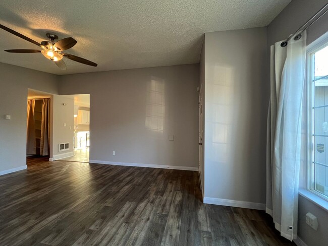 Building Photo - Cozy  3 Bed, 1.5 Bath Home for Rent!