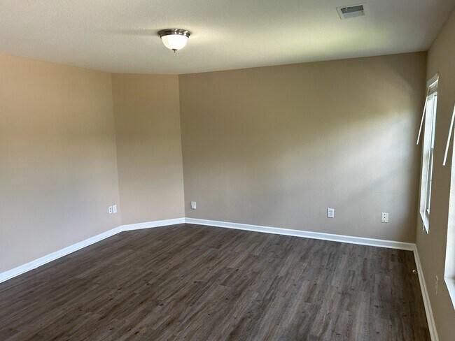 Building Photo - 230 Laramie Circle