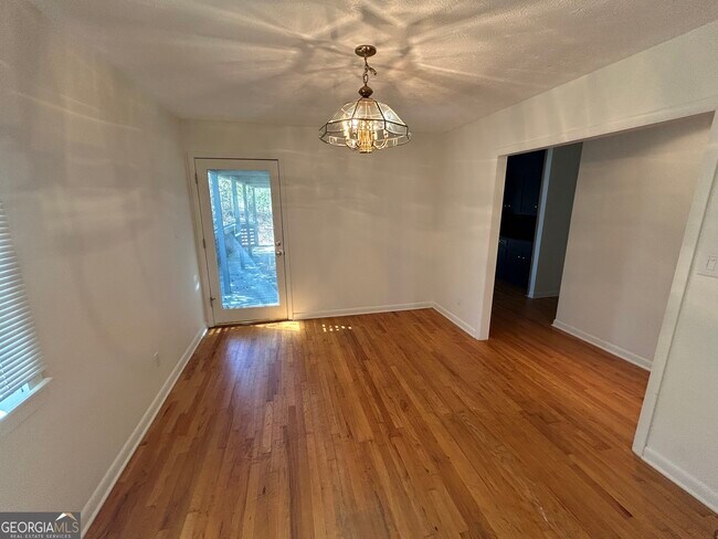 Building Photo - 180 Woodstone Dr