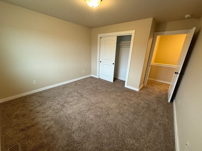 Building Photo - 1188 Forest Glen Dr