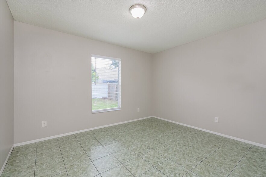 Building Photo - 1078 Providence Ln