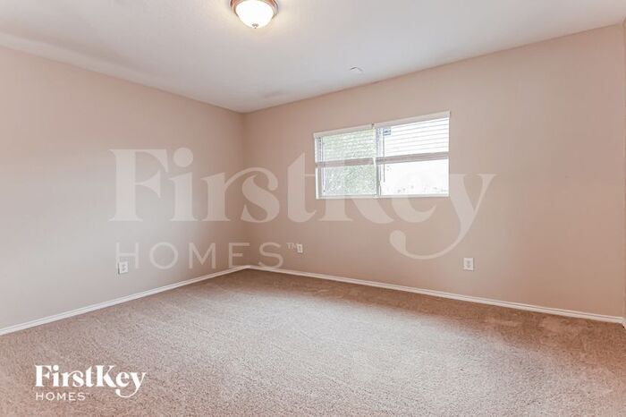 Building Photo - 229 Silver Spur Dr