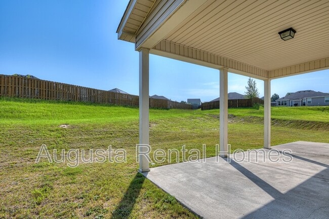 Building Photo - 638 Jensen Ln