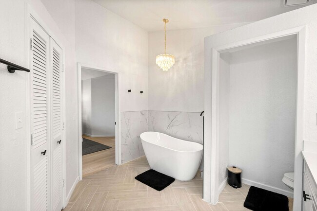 Building Photo - 4629 Amherst Ln