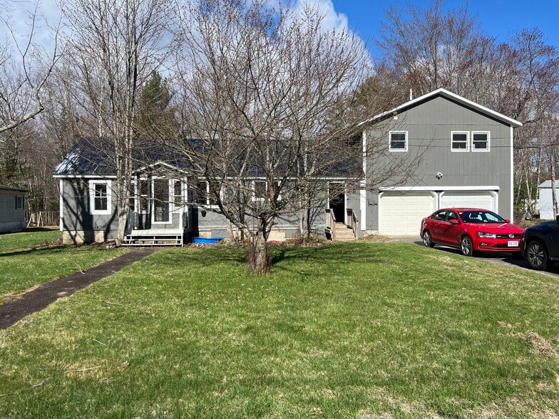 Building Photo - 4 woodland drive