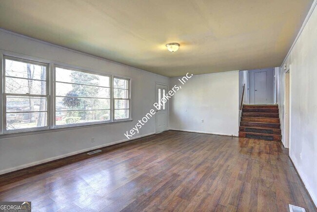 Building Photo - 4455 Fairfax Dr
