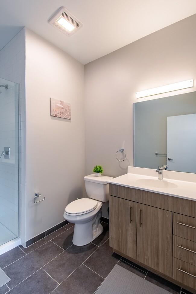 Building Photo - Master Room & Ensuite Bath - The Arris