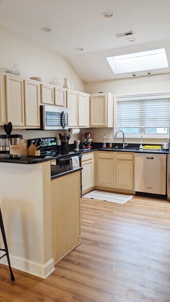 Building Photo - 810 Mill Creek Ln