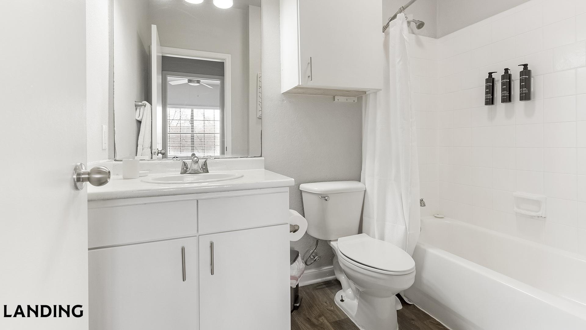 Building Photo - 9835 Fredericksburg Rd