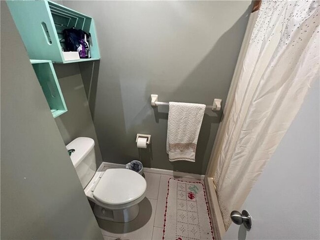 Building Photo - 211 NW 45th Ave