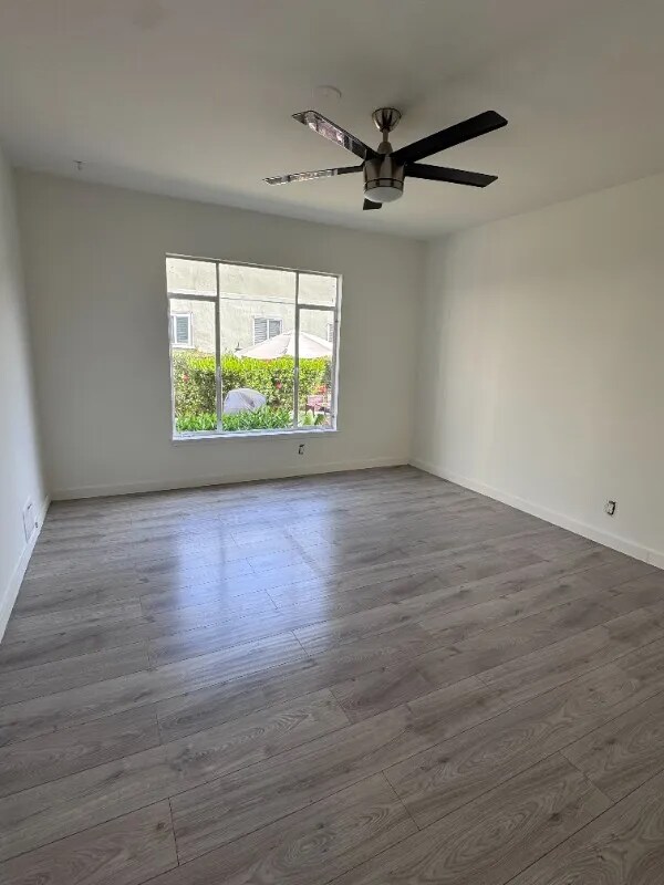 Building Photo - 1280 Laurel Ave