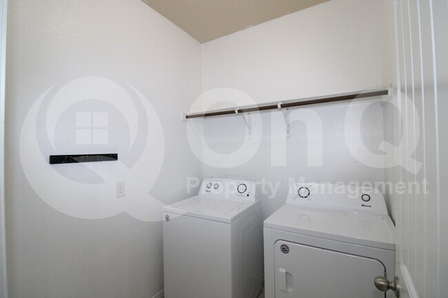 Building Photo - 1115 Quartz Trl