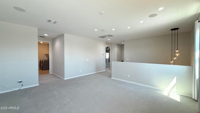 Building Photo - 26410 N Thornhill Dr