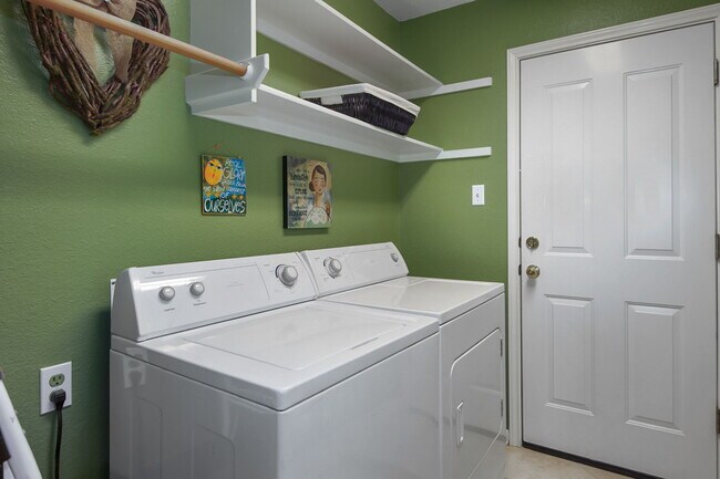 Laundry Room - 2132 Rodeo Dr