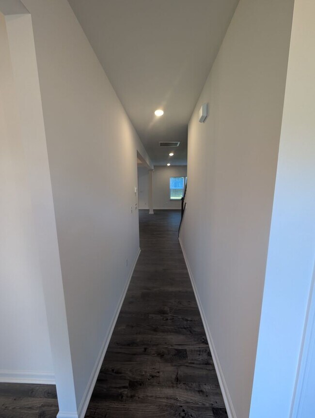 Building Photo - NEW CONSTRUCTION 4BD/2.5 Home in Stonebrid...