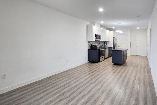 Building Photo - 211 Baldwin Ave