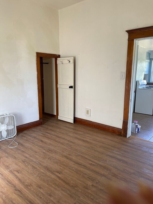 Building Photo - 1640 Locust St