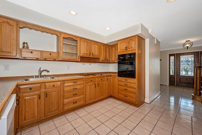 Building Photo - WELLER ESTATES