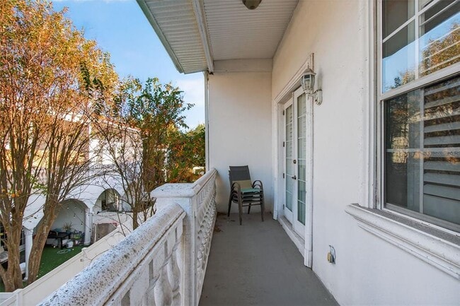 Building Photo - 5601 Bayshore Blvd