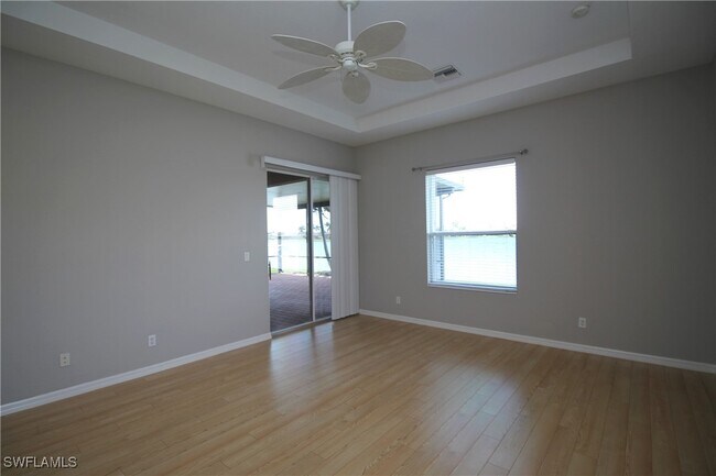 Building Photo - 2086 Grove Dr