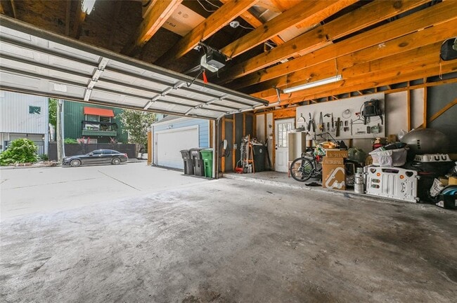 Building Photo - 1004 Ruthven St