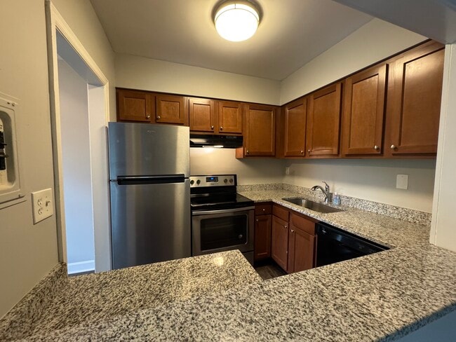 Building Photo - Charlotte Apartments