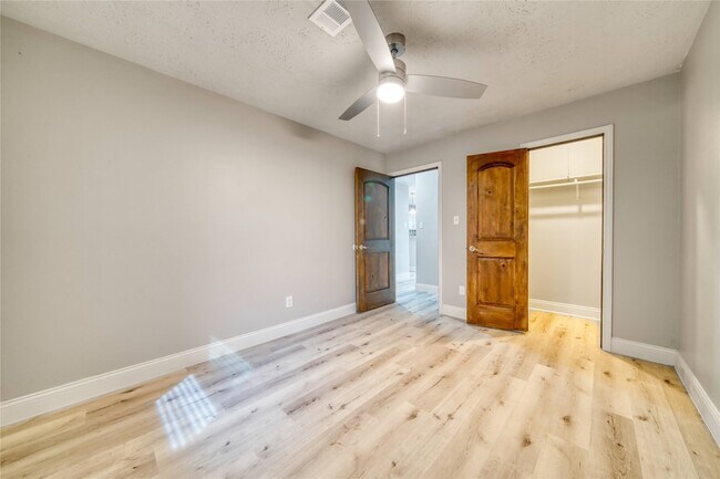 Building Photo - 4406 Mallard Dr