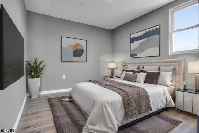 Building Photo - 841 Rebecca Pl