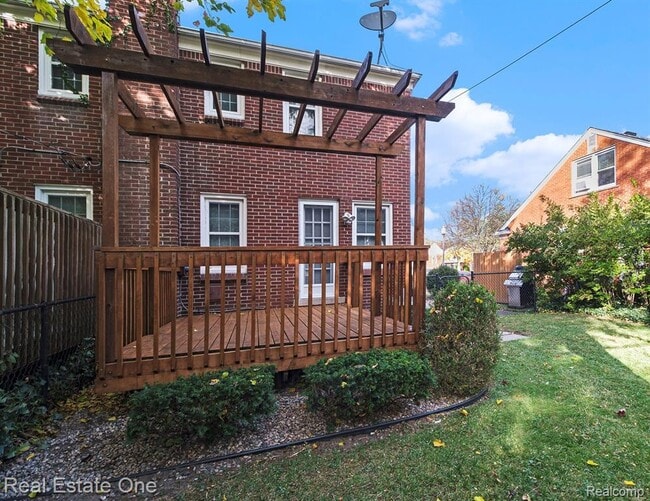 Building Photo - 1510 E 4th St