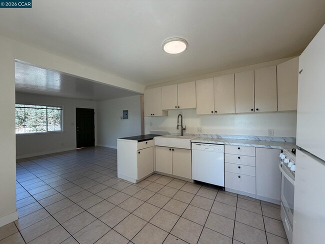 Building Photo - 729 Pennsylvania St