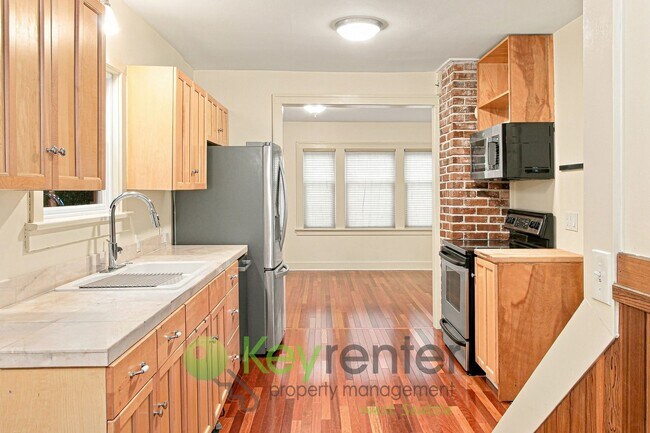 Building Photo - 9844 42nd Ave SW