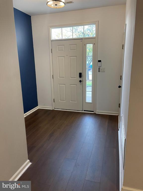 Building Photo - 310 Norwalk Way