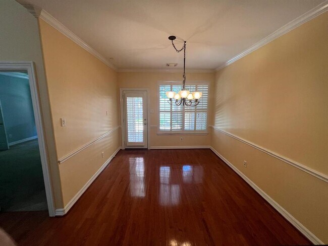 Building Photo - 1155 Enclave Square E