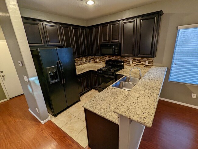 Building Photo - 7760 Floral Fabric Ct