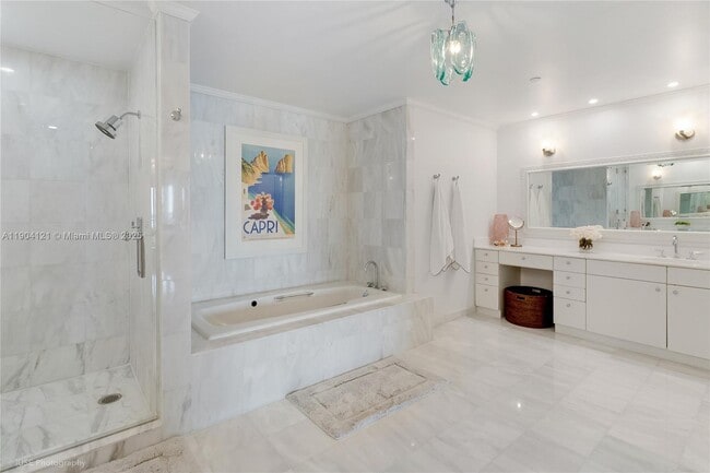 Building Photo - 4822 Fisher Island Dr