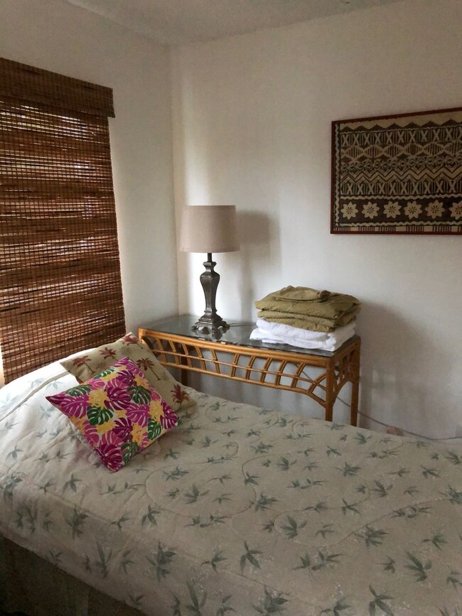 Building Photo - Royal Mauian 2 bedroom 2 bath furnished