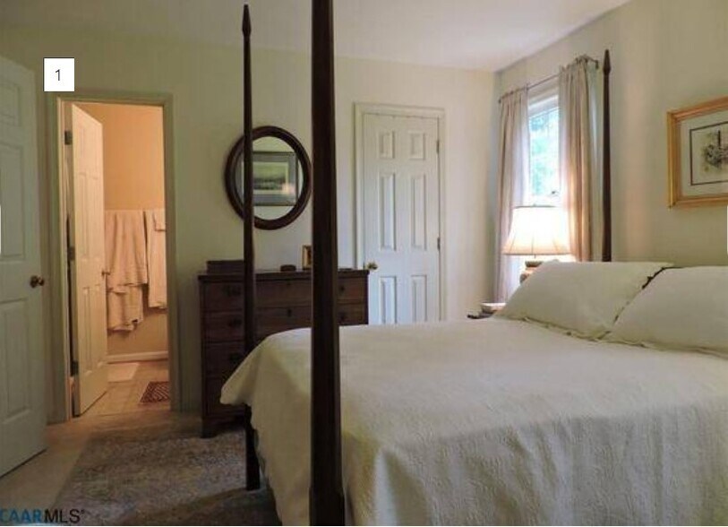 Primary Photo - 956 Huntwood Ln