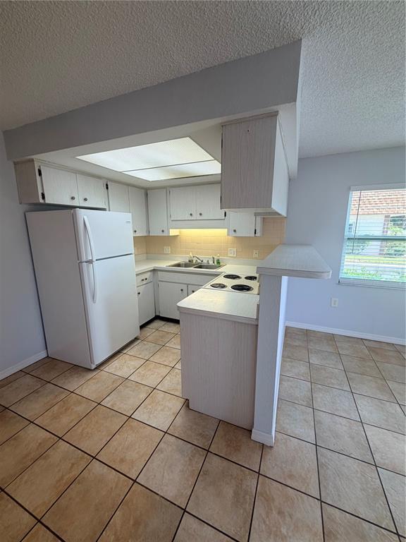 Building Photo - 6050 Chesham Dr
