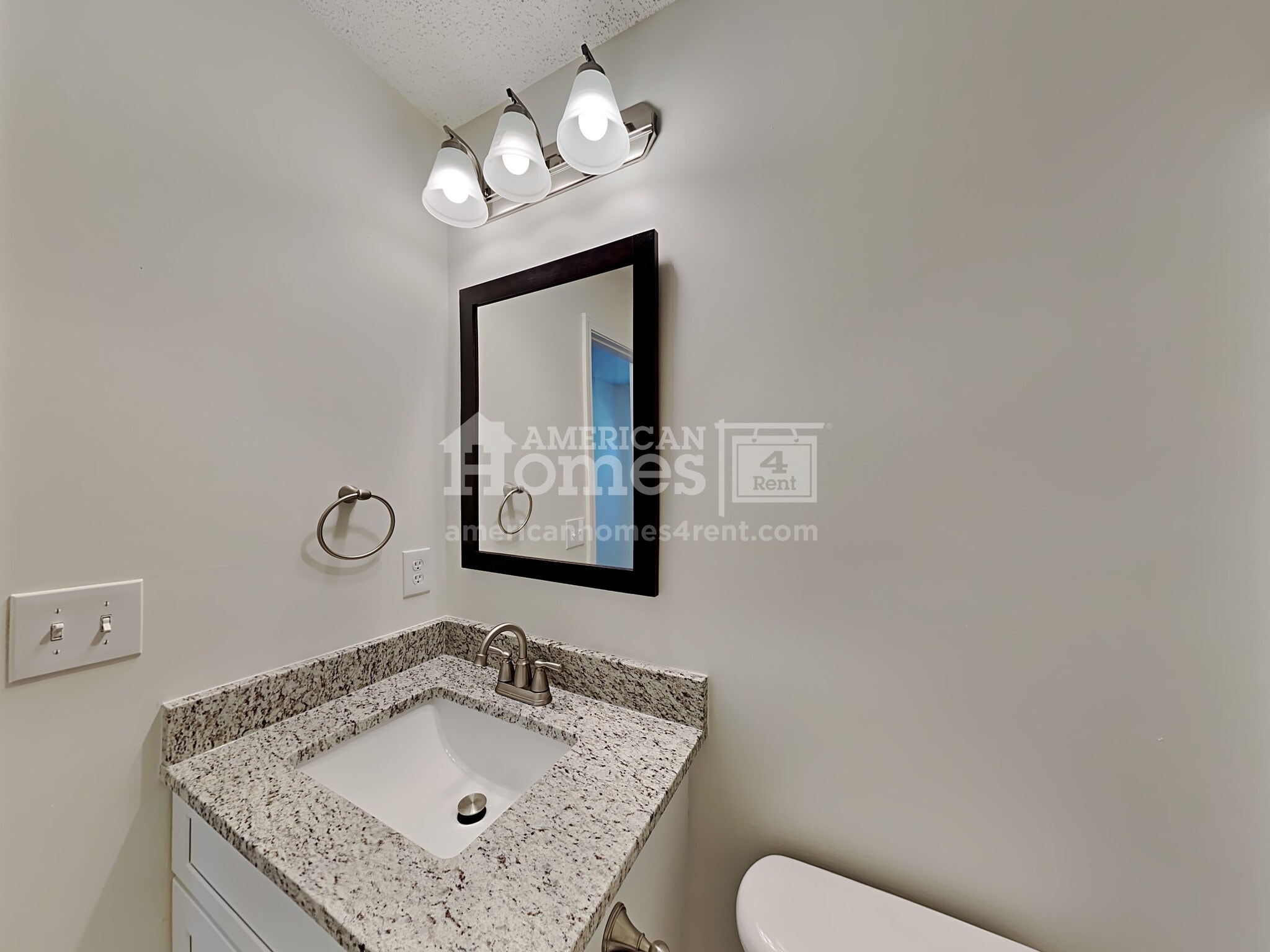 Building Photo - 915 Brisley Cir