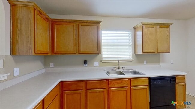 Building Photo - 105 Fishbaugh Ln