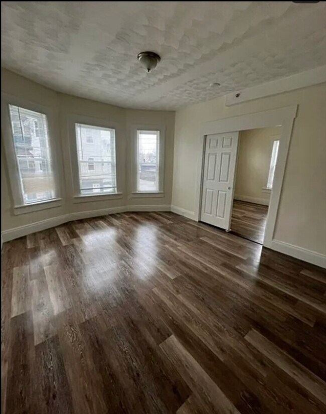 Building Photo - 11 Lilley Ave
