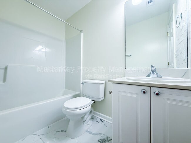 Building Photo - 804 Willowedge Ct