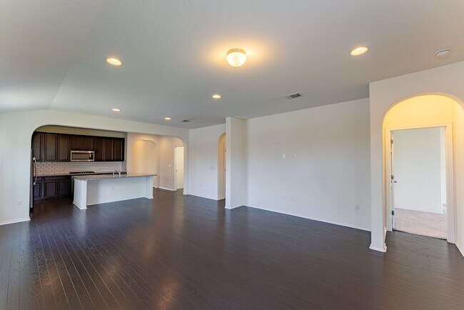 Building Photo - Beautiful Brick 3bed/2ba Home With High End Finishes & Must See Kitchen in NE Austin!