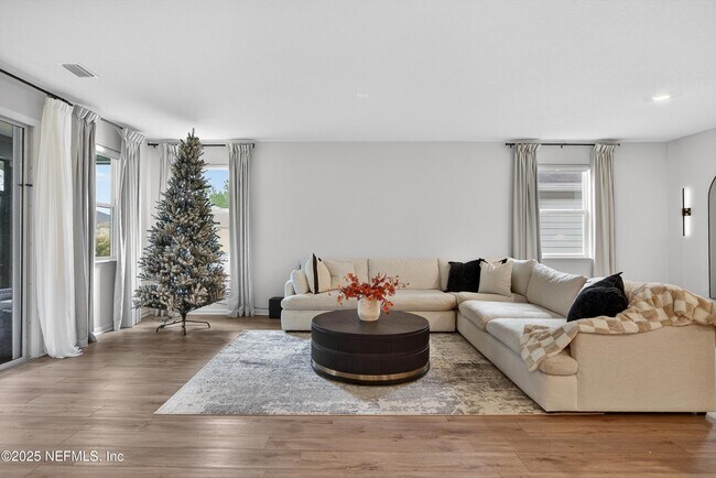 Building Photo - 7775 Dunhill Ct