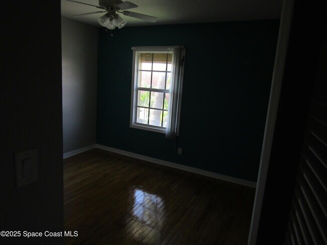 Building Photo - 910 S Colonial Ct
