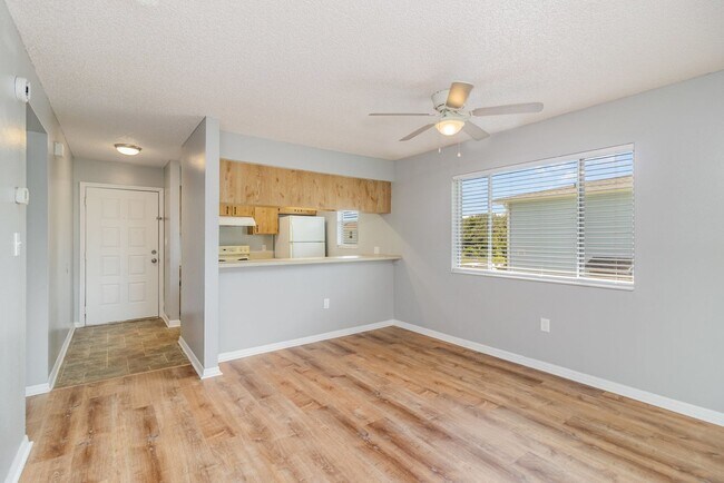 Building Photo - 2290-2296 Fox Hollow Dr.