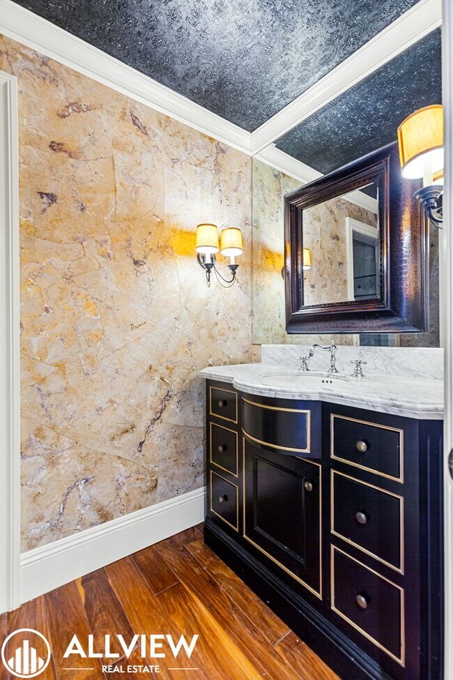 Building Photo - Stunning 3 Bedroom + Bonus Room 3.5 Bath A...